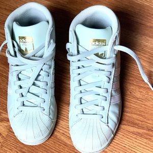 Adidas high Top Shell Toe Sneaker